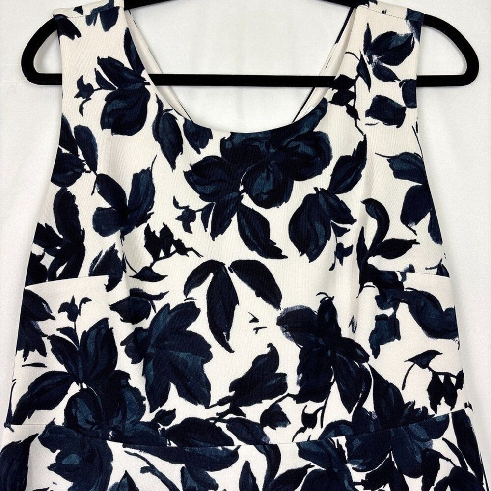 41‎ Hawthorn Dress Women's Size 1X White Navy Blue Floral Fit & Flare Sleeveless - Picture 2 of 15